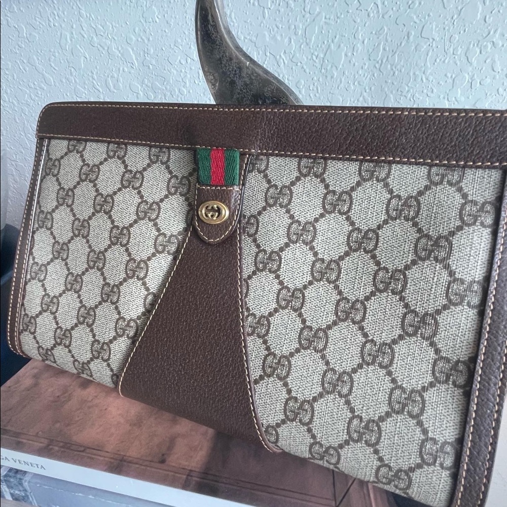 🔴SOLD🔴Gucci Clutch - Picture 4 of 16